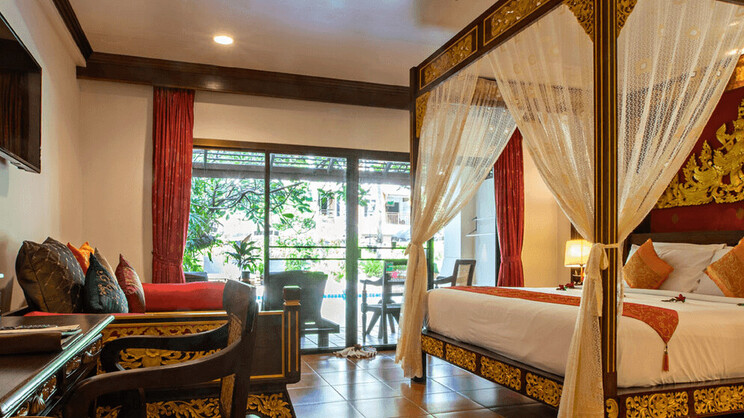   Deluxe Room Pool Access